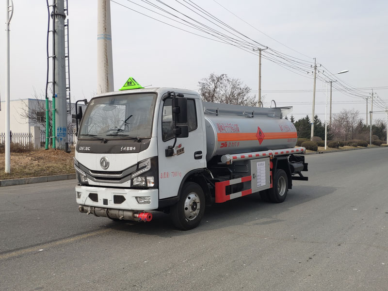 4噸東風多利卡加油車